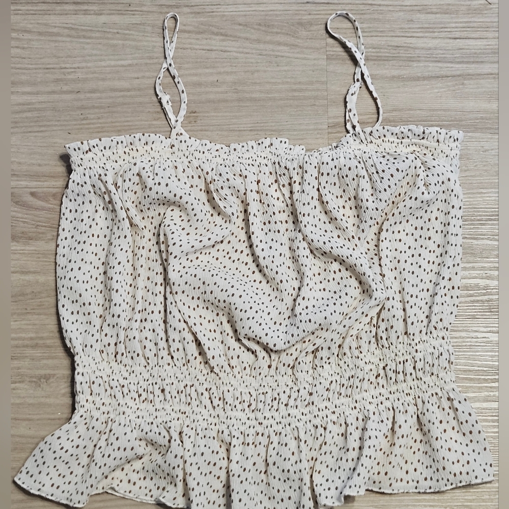 NWOT - Jrs. Polka Dot Smocked Cream Top - Sz Large